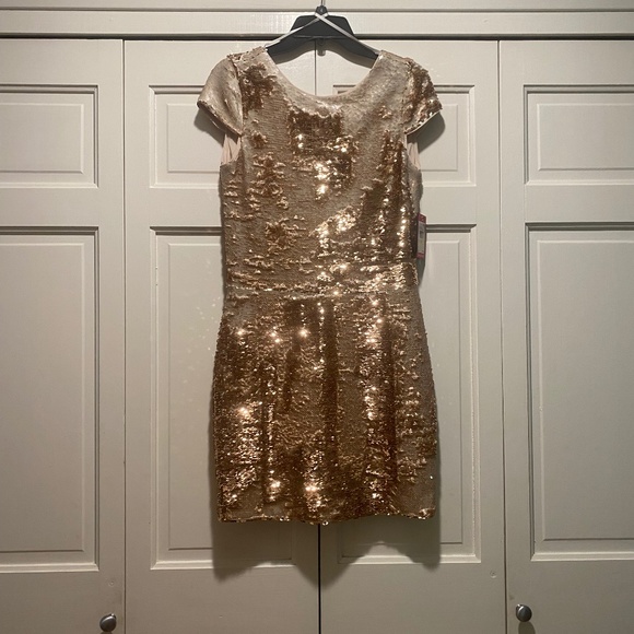 Vince Camuto Gold Sequined Mini Dress, Size 4 - Picture 9 of 10